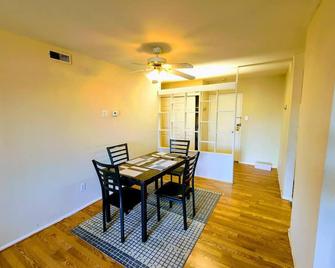 Amazing, Large, Parking, Long Term - Elkins Park - Dining room