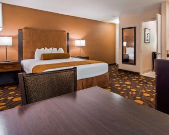 Best Western Plus Suites Hotel Coronado Island - Coronado - Спальня