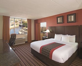 La Quinta Inn & Suites Salisbury - Salisbury - Chambre