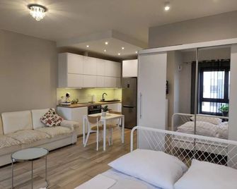 Sweet Apartment vis-a-vis Medicover and Paley Institute - Varsovia - Sala de estar