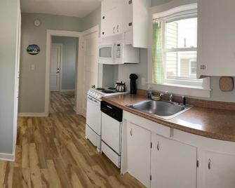 Moontide Motel, Apartments, And Cabins - Old Orchard Beach - Keuken