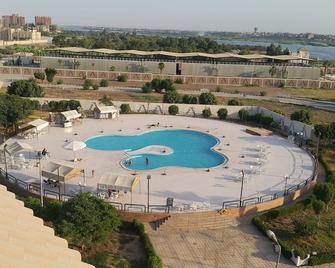 Minya Hotels of the Armed Forces - El Minya - Piscina