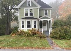 Private 1st Floor Studio in Victorian Home - Steps to LL Bean, Downtown Freeport - Freeport - Gebäude