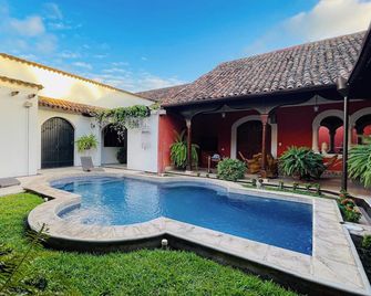 'Colonial House' - Granada - Piscina