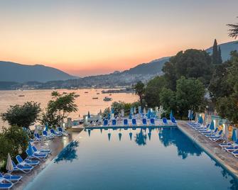 Hunguest Hotel Sun Resort - Herceg Novi - Bể bơi