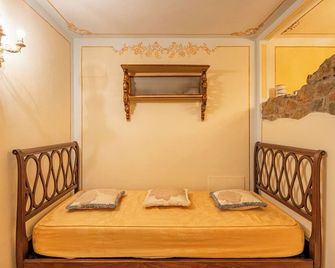 Grillo Rosso Taverna - Molazzana - Habitación