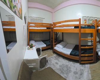 Ephraim feelathome transient and van rentals - La Trinidad - Bedroom
