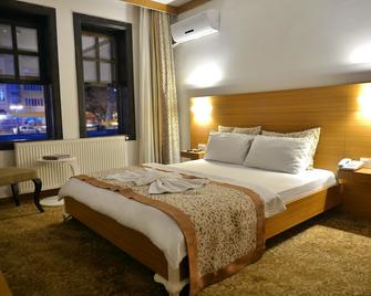 Uluhan Hotel - Amasya - Schlafzimmer
