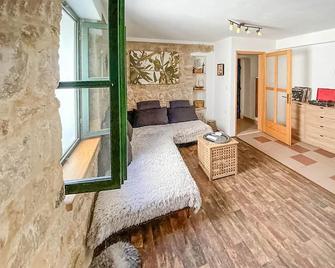 Amazing Apartment In Trilj With Wifi - Trilj - Sala de estar