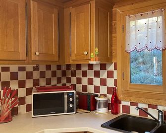 A jewel in a green setting - Murat-le-Quaire - Cuisine