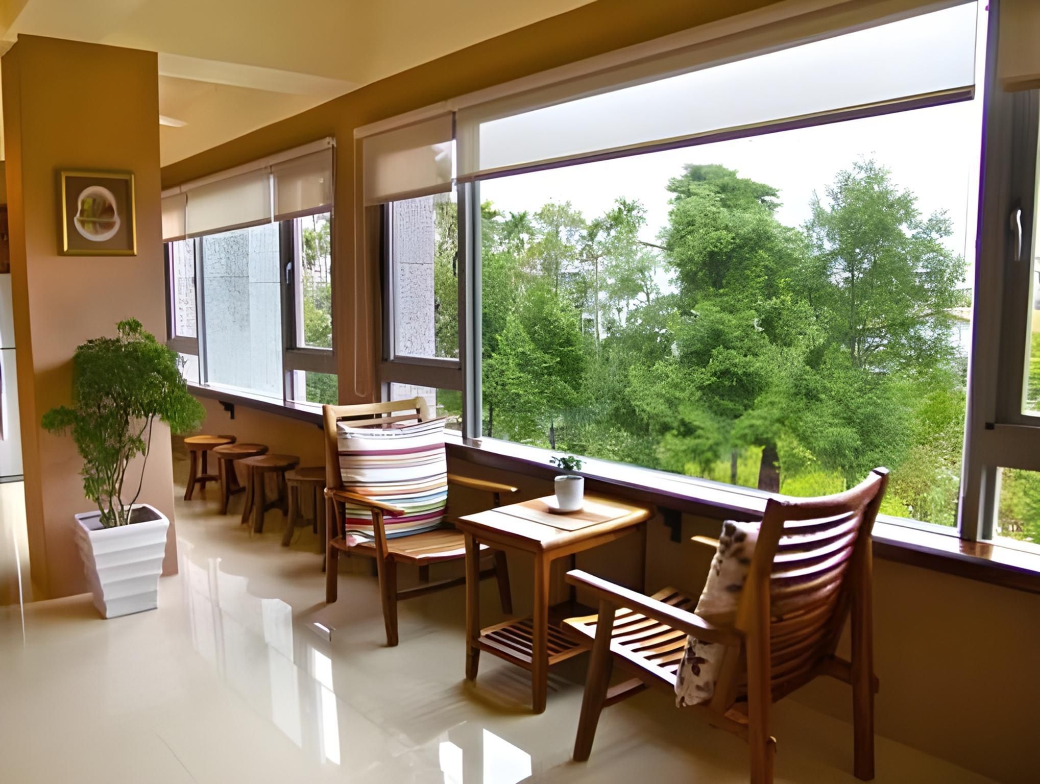 بريتي صن بي آند بي