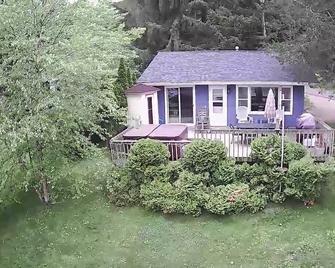Quietwater Cottage- Scenic, On the Water, Nature&Birds, Peaceful, Nearby Skiing! - Poynette - Edificio