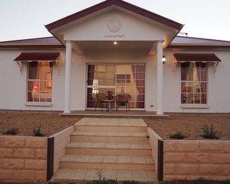 1837 Barossa Luxury Vineyard Cottages - Lyndoch - Building