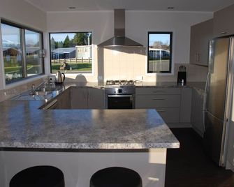 Modern Family Chalet - Ohakune - Kitchen
