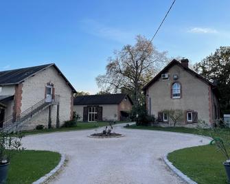 Gîte 2 To 4 Pers. Heart Of Orleans Forest & Spa Hammam Wellness Area - Lorris - Edificio
