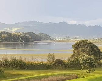 Luxury Apartment on the Waterfront - Waihi Beach - Vista del exterior