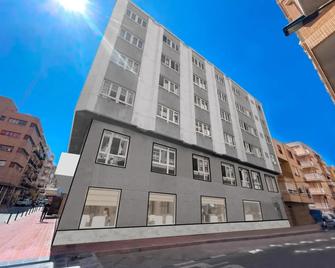 Hotel Santa Pola by Pierre & Vacances - Santa Pola - Building
