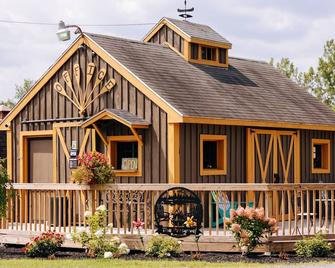 Battenkill Glamping Resort - Cambridge - Building