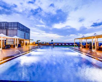 Radisson Blu Gorakhpur - Gorakhpur - Piscina