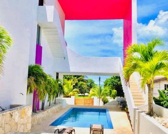 Ama Yucatan - Progreso - Pool