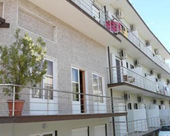 Hotel Neon Astron - Kamena Vourla - Clădire