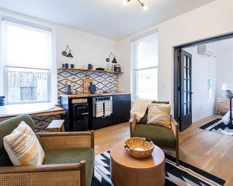 Washington Plaza Hotel Juliette Suite Free Parking - سانتا في - غرفة معيشة