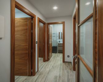 Puente Del Rey - Melgar de Fernamental - Hallway