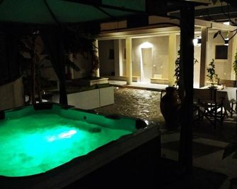 Mina Accomodation - Tropea - Uima-allas