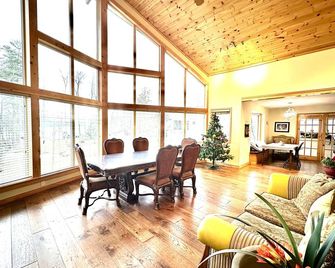 The Bobs Lake Paradise - Maberly - Dining room