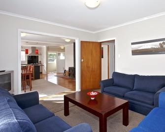 Raetihi Cottage- Raetihi Holiday Home - Raetihi (Wellington) - Sala de estar