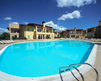 Le Corti Caterina Apts with pool - Lonato del Garda - Басейн