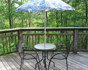 A fun haven for nature lovers. - Asheville - Balkon