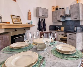 Apartment 'Il Conte' with Mountain View, Wi-Fi and Air Conditioning - Sennori - Dining room