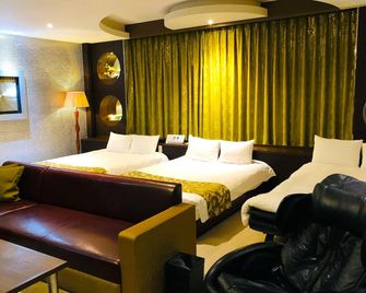 Hotel Square Fujigotemba - Gotemba - Quarto