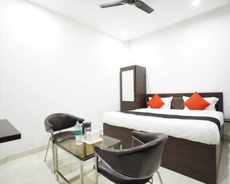 Hotel Star Inn Opp Kalpna Chawla Civil Hospital Karnal, Kunjpura Road - Karnāl - Bedroom