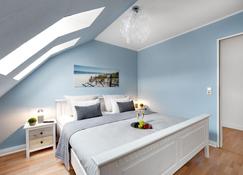 Madame Flens - komfortable Wohnung mit 3 Schlafzimmern im 3 OG - Flensborg - Soveværelse