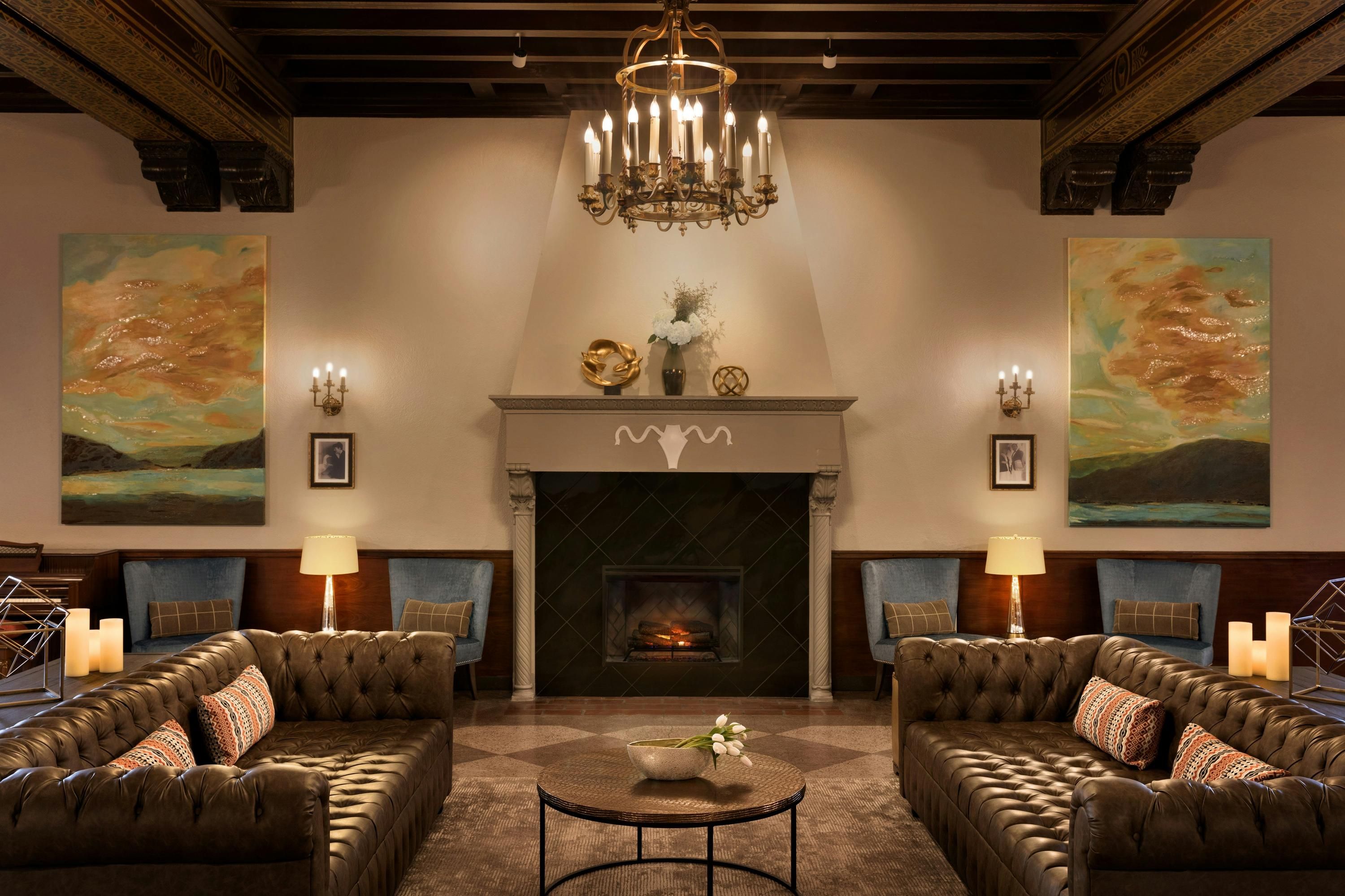 Hotel Saranac, Curio Collection by Hilton - Saranac Lake - Lounge