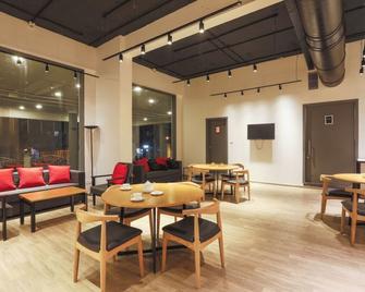 Super Townhouse Bombay Exhibition Centre Goregaon - Mumbai - Restaurant