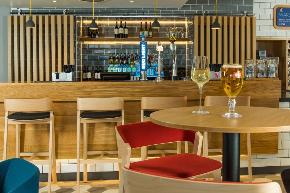 Holiday Inn Express Bristol City Centre By IHG - בריסטול - בר
