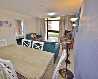 Riverview Holiday Apartment 93 - Ground Floor- Kalbarri Wa - Kalbarri - Eetruimte