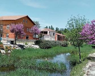 Vut El Romeral - Morales de Rey - Building