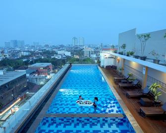 Swiss-Belinn Gajah Mada Medan - Medan - Piscina