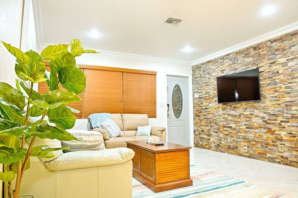 Tiki Hut Pool 4 Br Coastal Cottage Dream Vacation - ווסט פאלם ביץ' - סלון