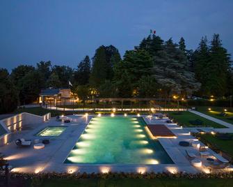 Palace Grand Hotel Varese - Varese - Zwembad