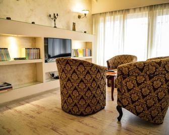 Garni Hotel Tianis - Kotor - Olohuone