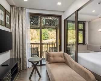 The Proud Karon Beach Phuket Trademark Collection By Wyndham - Karon - Camera da letto