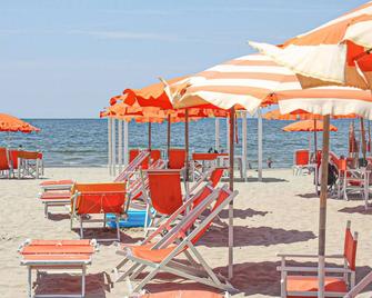 Awesome Apartment In Camaiore With Wifi - Camaiore - Beach