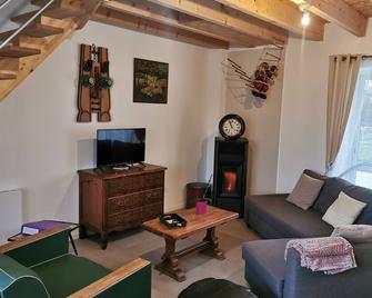 Gîte Familial de La Grande Hermine à Moins de 17 Min. des Plages de Locquirec - Plouigneau - Sala de estar