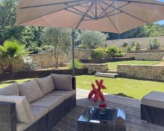 LA Bastide D'iris Superbe Bastide en Pierre Située à 6 km de Vaison la Romaine - Buisson - Patio