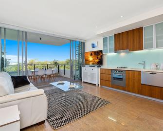 Cotton Beach Resort - Tweed Coast Holidays - Casuarina - Living room